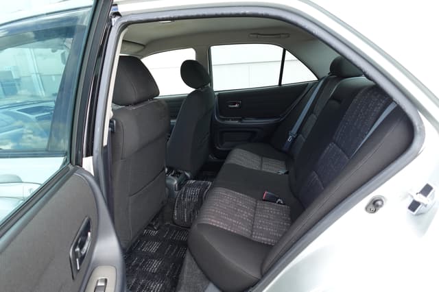 2000 Toyota Altezza JDM car for sale — photo 15 of 18