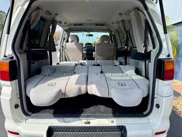 2000 Mitsubishi Delica JDM car for sale — photo 19 of 24