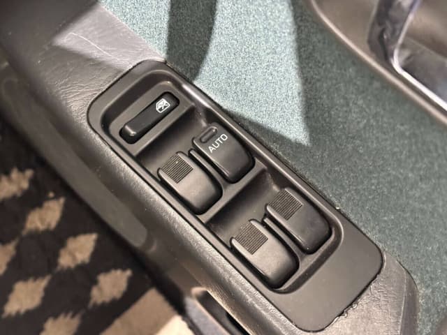 2001 Daihatsu Mira JDM car for sale — photo 18 of 25