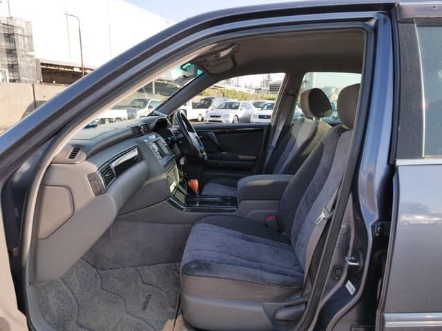 2000 Toyota Crown JDM car for sale — photo 9 of 18