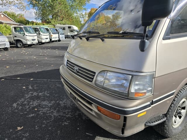 1996 Toyota HiAce JDM car for sale — photo 10 of 25