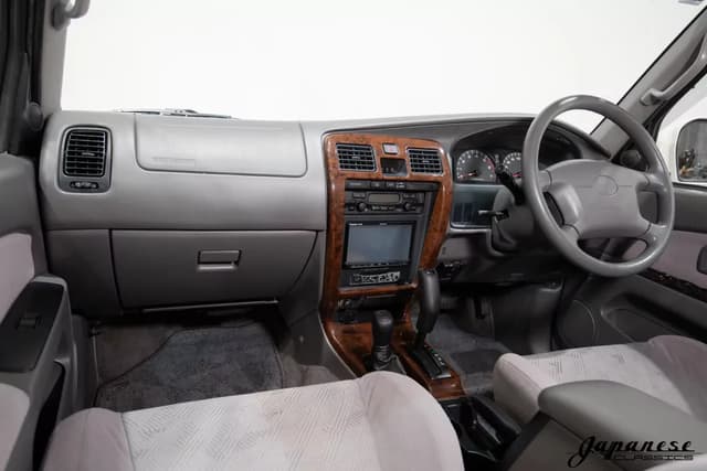 2000 Toyota Hilux Surf JDM car for sale — photo 9 of 25