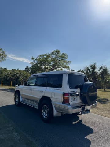 1997 Mitsubishi Pajero JDM car for sale — photo 10 of 24