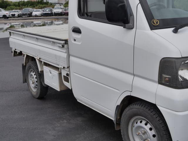 2002 Mitsubishi Minicab JDM car for sale — photo 11 of 25