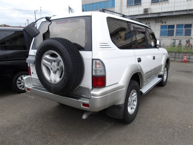 2001 Toyota Land Cruiser JDM car for sale — photo 4 of 13