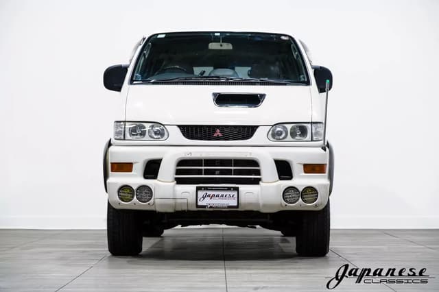 1999 Mitsubishi Delica JDM car for sale — photo 2 of 25