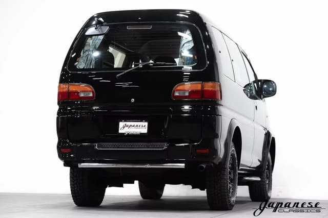 1998 Mitsubishi Delica JDM car for sale — photo 8 of 25