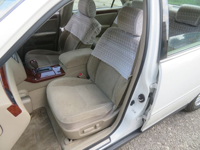2000 Toyota Crown JDM car for sale — photo 23 of 25