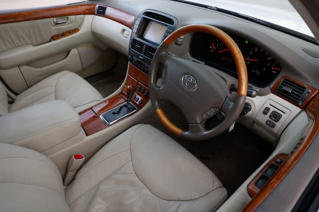 2000 Toyota Celsior JDM car for sale — photo 7 of 25