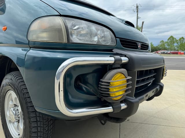 1998 Mitsubishi Delica JDM car for sale — photo 14 of 25