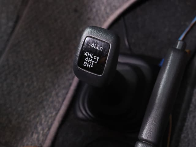 1998 Mitsubishi Delica JDM car for sale — photo 15 of 25