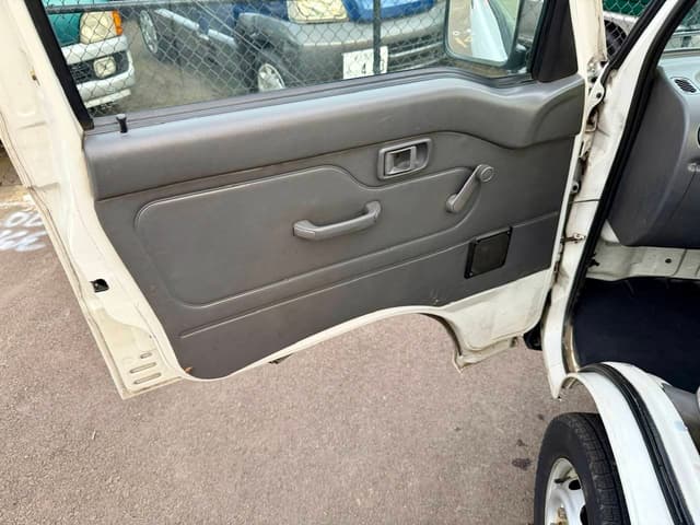 1997 Daihatsu Hijet JDM car for sale — photo 23 of 25