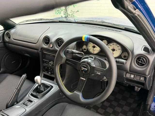 2000 Mazda Roadster (Eunos Roadster / MX-5) JDM car for sale — photo 7 of 16