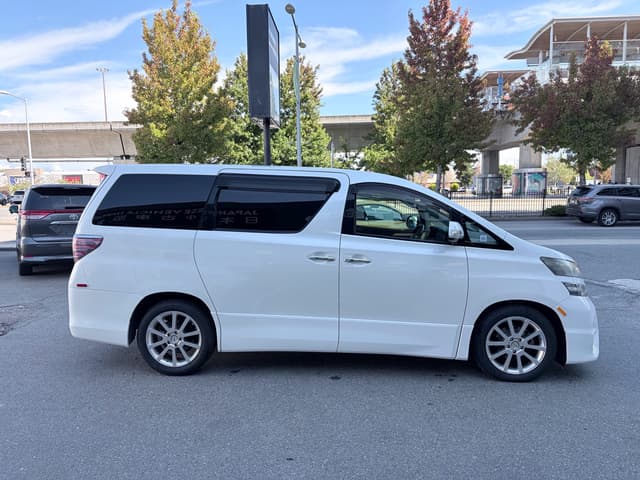 2010 Toyota Vellfire JDM car for sale — photo 8 of 21