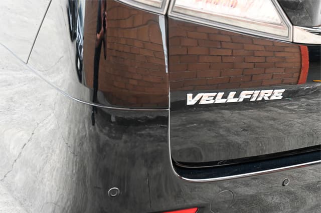 2011 Toyota Vellfire JDM car for sale — photo 14 of 25