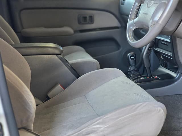 2001 Toyota Hilux Surf JDM car for sale — photo 7 of 25