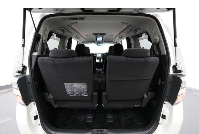 2010 Toyota Vellfire JDM car for sale — photo 20 of 25
