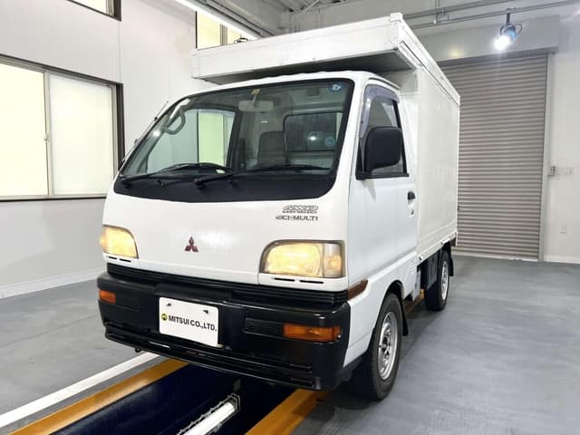 1998 Mitsubishi Minicab JDM car for sale — photo 2 of 23