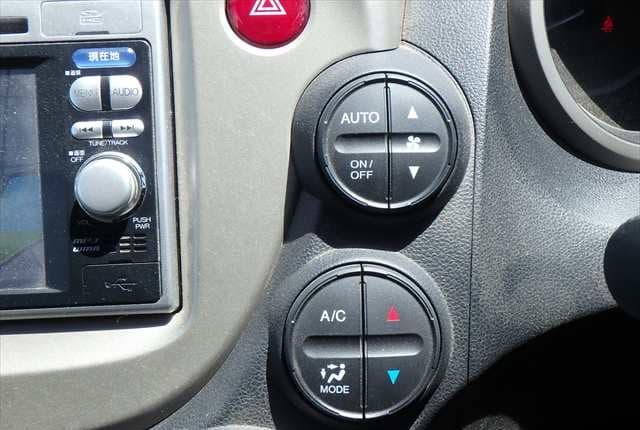 2011 Honda Fit JDM car for sale — photo 12 of 25