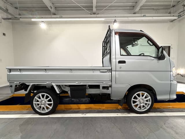 2001 Daihatsu Hijet JDM car for sale — photo 6 of 25