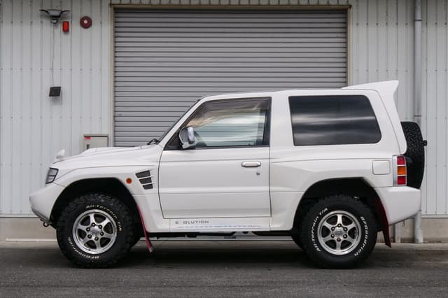 1997 Mitsubishi Pajero JDM car for sale — photo 4 of 10