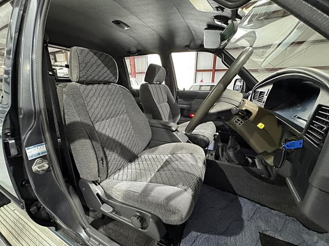1994 Toyota Hilux JDM car for sale — photo 13 of 25