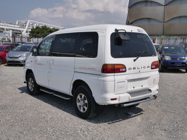 1999 Mitsubishi Delica JDM car for sale — photo 7 of 25