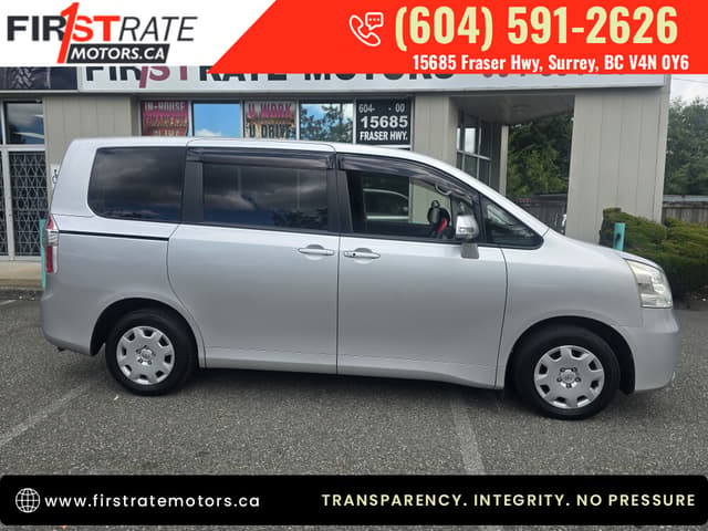 2007 Toyota Noah JDM car for sale — photo 9 of 19