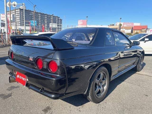 1991 Nissan Skyline JDM car for sale — photo 2 of 12