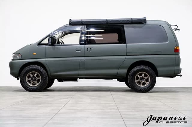 1994 Mitsubishi Delica JDM car for sale — photo 4 of 25