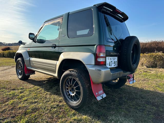 1998 Mitsubishi Pajero JDM car for sale — photo 4 of 25