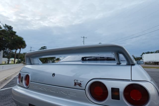 1992 Nissan Skyline JDM car for sale — photo 10 of 18