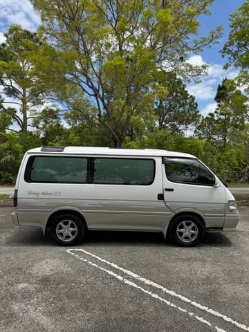 1997 Toyota HiAce JDM car for sale — photo 3 of 25