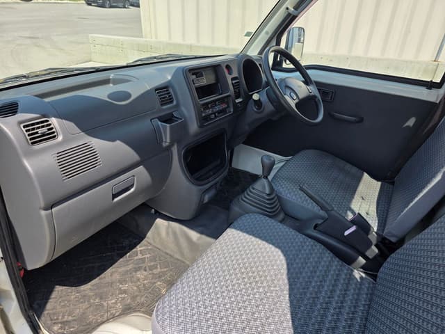 2006 Daihatsu Hijet JDM car for sale — photo 9 of 11