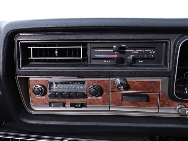 1974 Nissan Cedric JDM car for sale — photo 12 of 25