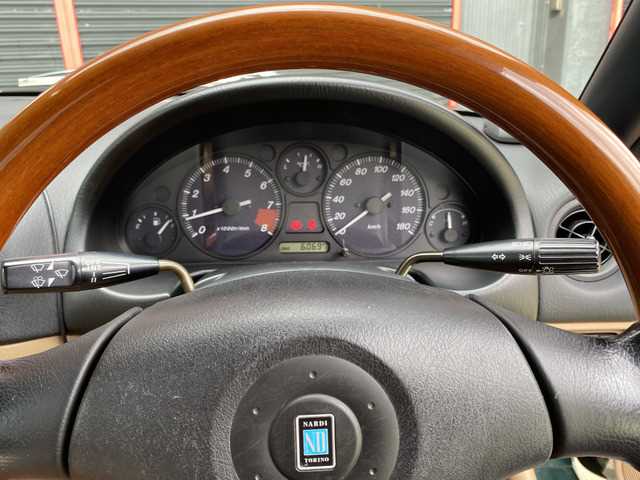 1999 Mazda Roadster (Eunos Roadster / MX-5) JDM car for sale — photo 15 of 20