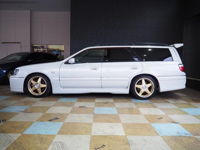 1998 Nissan Stagea JDM car for sale — photo 11 of 21
