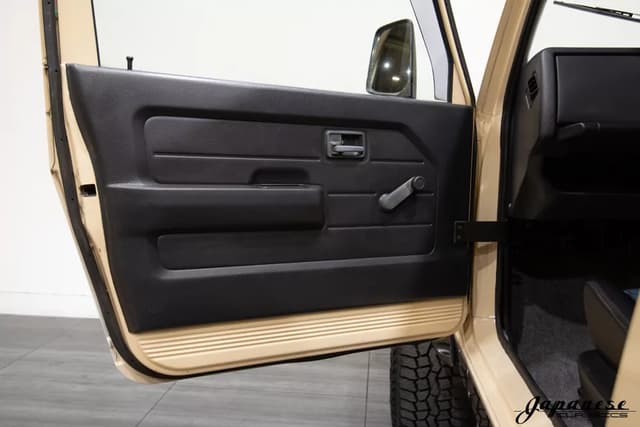 1996 Suzuki Jimny JDM car for sale — photo 16 of 24