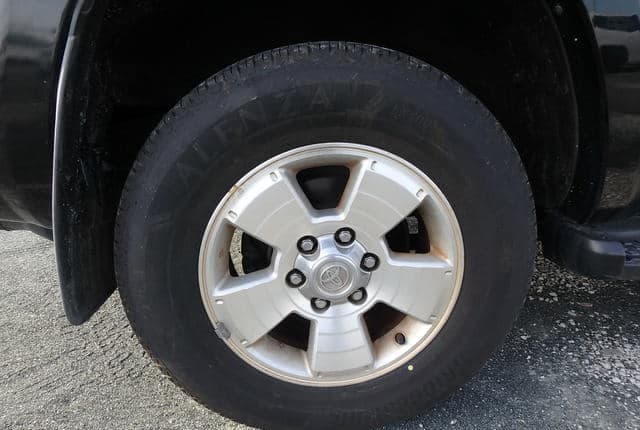 2007 Toyota Hilux Surf JDM car for sale — photo 11 of 56