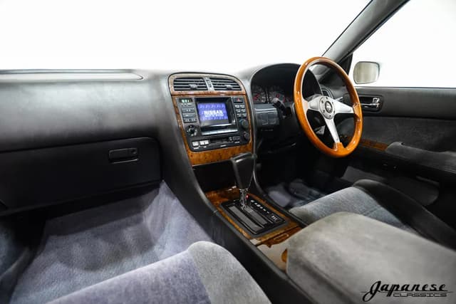 1996 Nissan Gloria JDM car for sale — photo 9 of 25