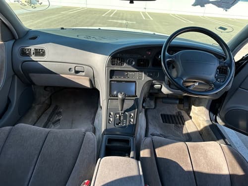 1992 Nissan President JDM car for sale — photo 6 of 8