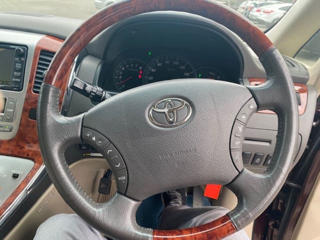 2003 Toyota Alphard JDM car for sale — photo 11 of 18