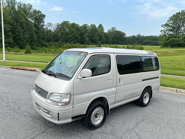 1998 Toyota HiAce JDM car for sale — photo 9 of 18