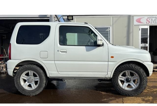 2010 Suzuki Jimny JDM car for sale — photo 4 of 25