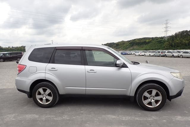 2011 Subaru Forester JDM car for sale — photo 6 of 10