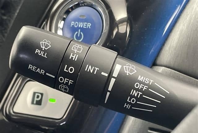 2011 Toyota Prius JDM car for sale — photo 11 of 25