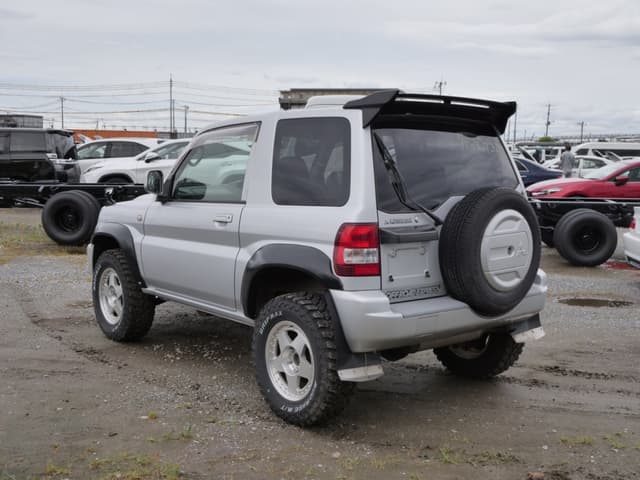 2001 Mitsubishi Pajero JDM car for sale — photo 7 of 25