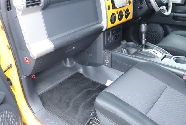 2011 Toyota Fj Cruiser JDM car for sale — photo 13 of 25