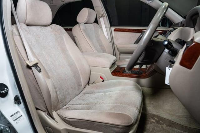 1999 Toyota Crown JDM car for sale — photo 17 of 19