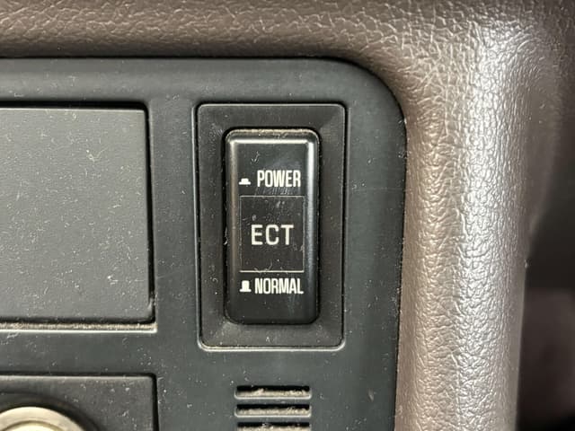 1997 Toyota HiAce JDM car for sale — photo 16 of 25